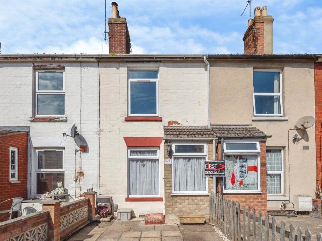 2 bedroom terraced house for sale