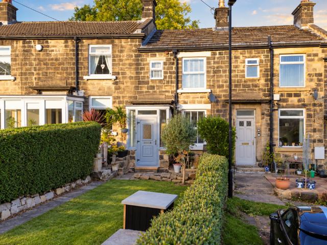 2 bedroom terraced house for sale