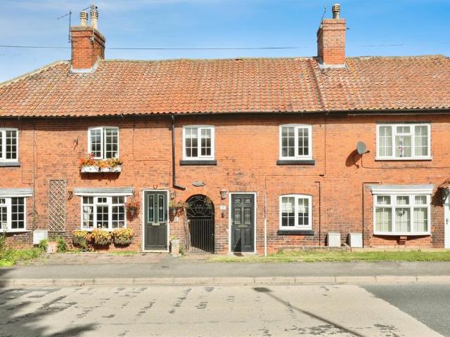 2 bedroom terraced house for sale
