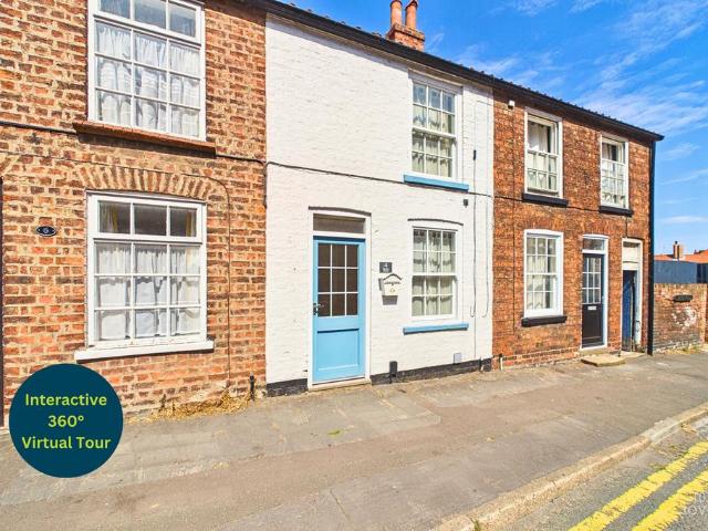 2 bedroom terraced house for sale
