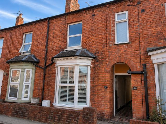 2 bedroom terraced house for sale