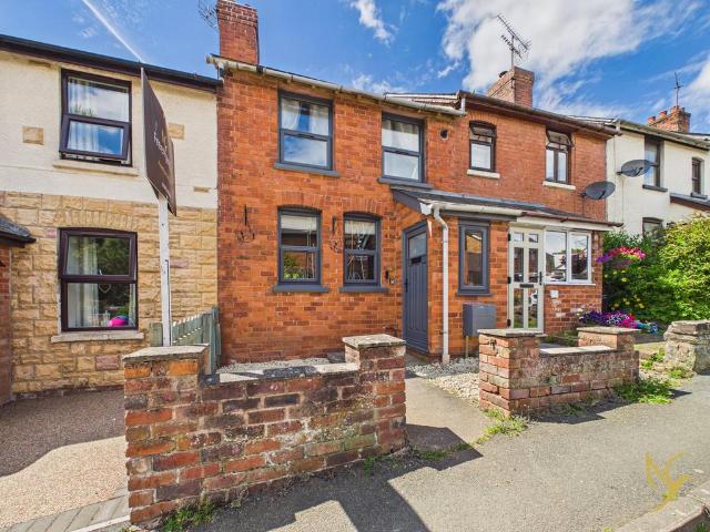 2 bedroom terraced house for sale