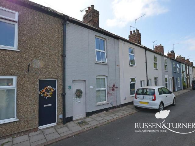 2 bedroom terraced house for sale