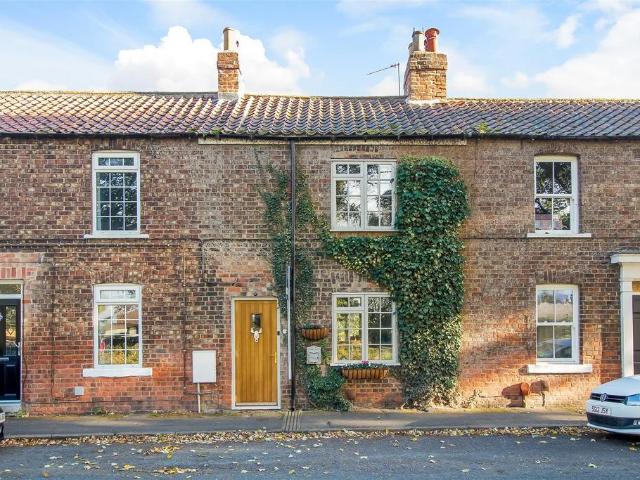 2 bedroom terraced house for sale