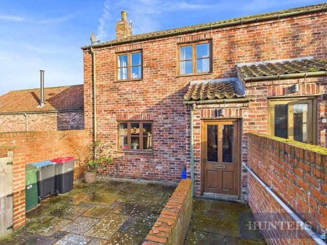 2 bedroom terraced house for sale