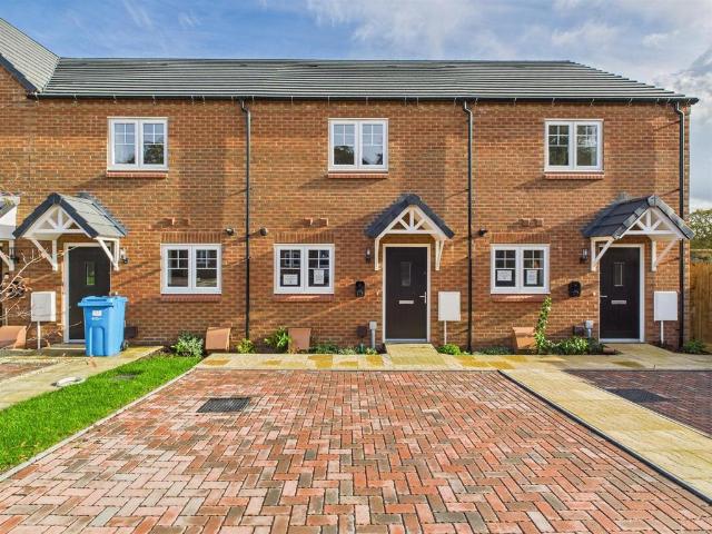 2 bedroom terraced house for sale