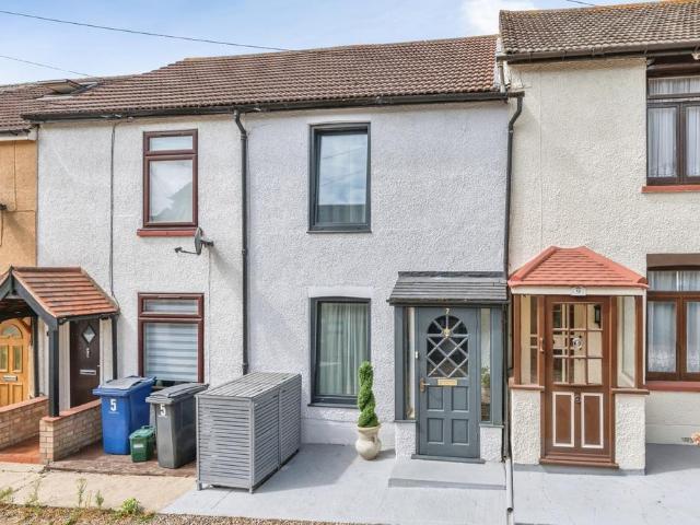 2 bedroom terraced house for sale