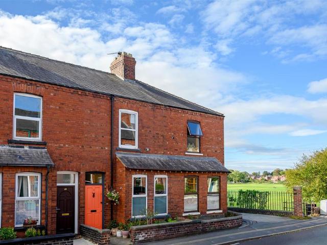 2 bedroom terraced house for sale