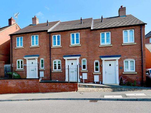2 bedroom terraced house for sale