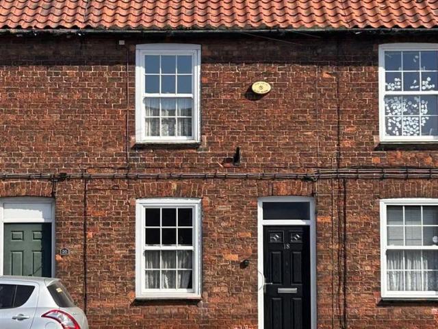 2 bedroom terraced house for sale