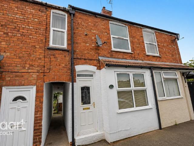 2 bedroom terraced house for sale