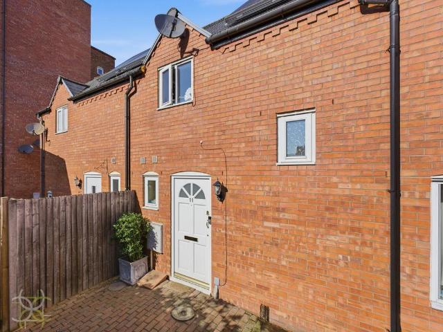 2 bedroom terraced house for sale