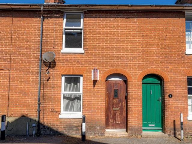 2 bedroom terraced house for sale