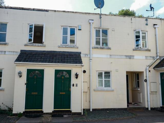 2 bedroom terraced house for sale