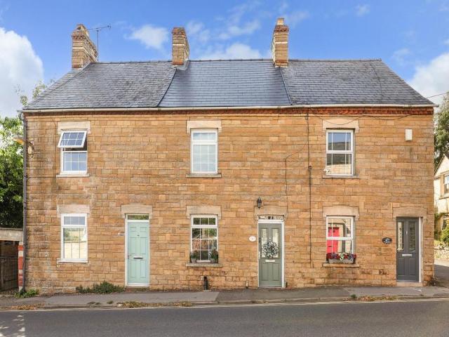 2 bedroom terraced house for sale