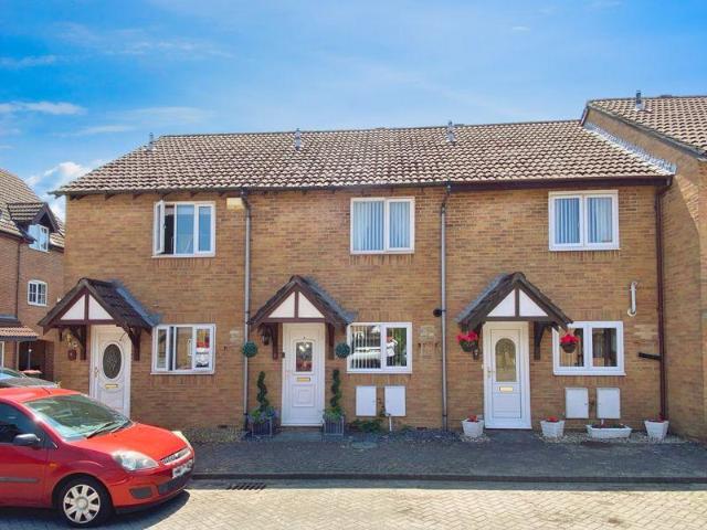 2 bedroom terraced house for sale
