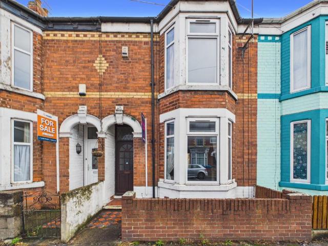 2 bedroom terraced house for sale