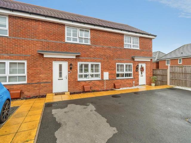2 bedroom terraced house for sale