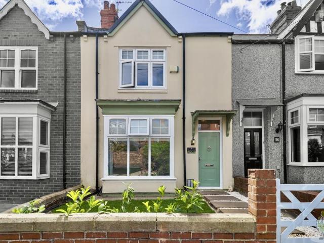 2 bedroom terraced house for sale