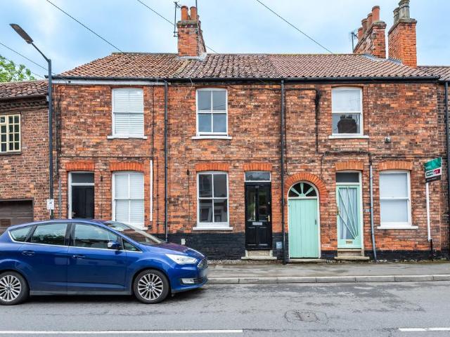 2 bedroom terraced house for sale