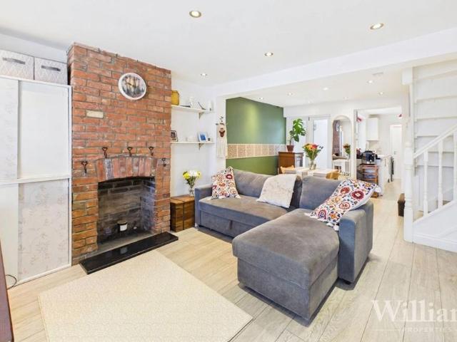 2 bedroom terraced house for sale