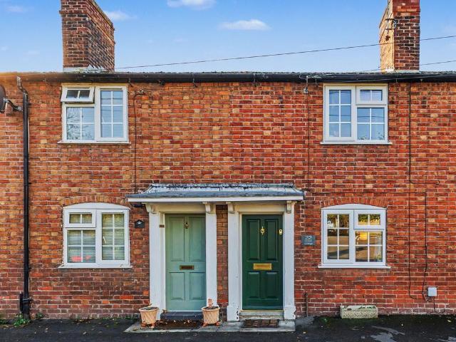 2 bedroom terraced house for sale