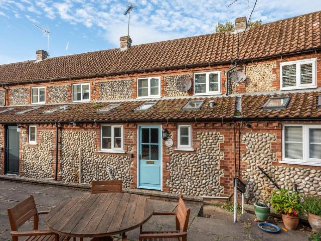 2 bedroom terraced house for sale