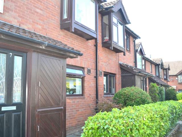 2 bedroom terraced house for sale