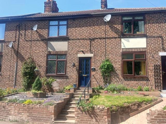 2 bedroom terraced house for sale