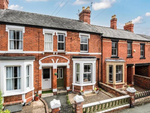 2 bedroom terraced house for sale
