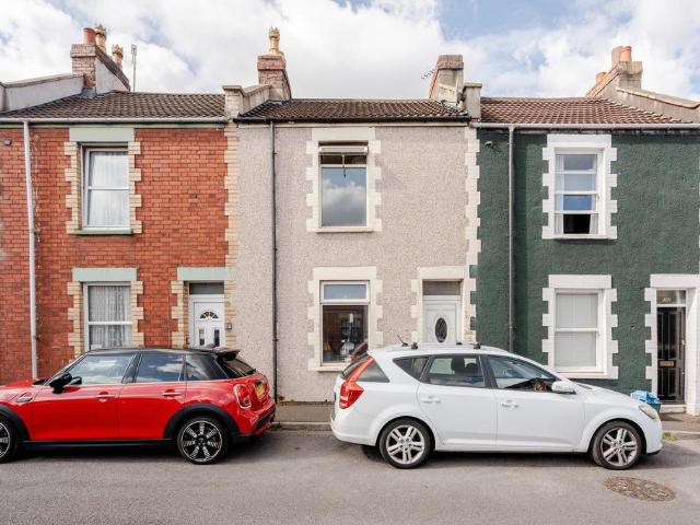 2 bedroom terraced house for sale