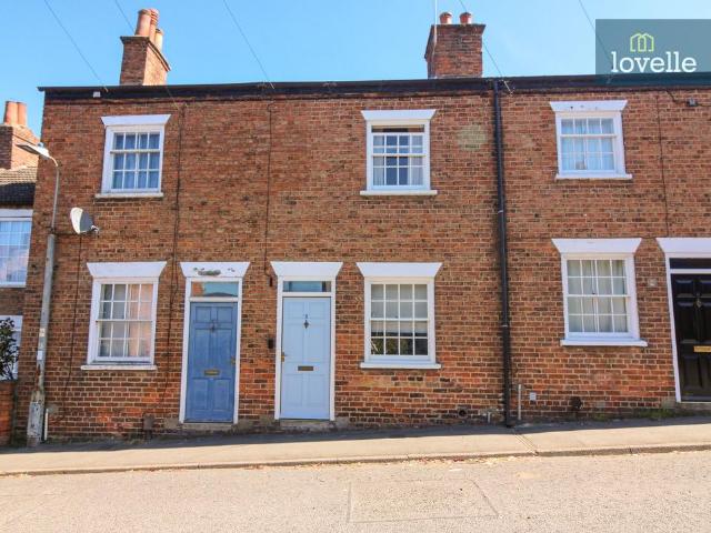 2 bedroom terraced house for sale
