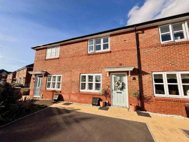 2 bedroom terraced house for sale