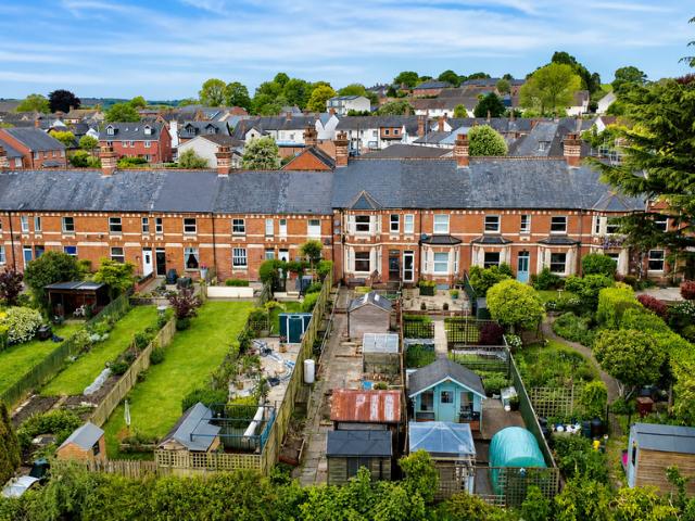 2 bedroom terraced house for sale