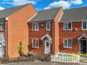 2 bedroom terraced house for sale