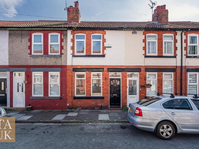 2 bedroom terraced house for sale