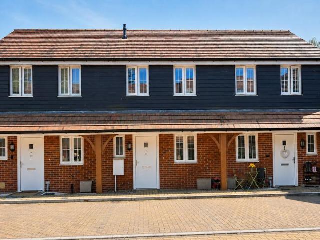 2 bedroom terraced house for sale