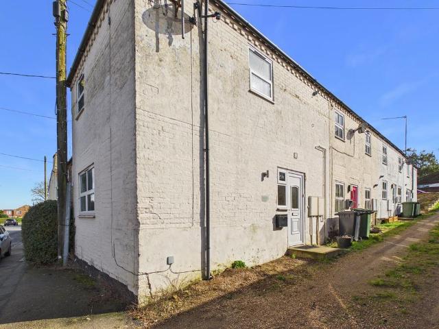 2 bedroom end of terrace house for sale