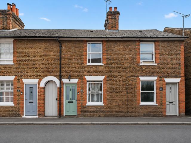 2 bedroom terraced house for sale
