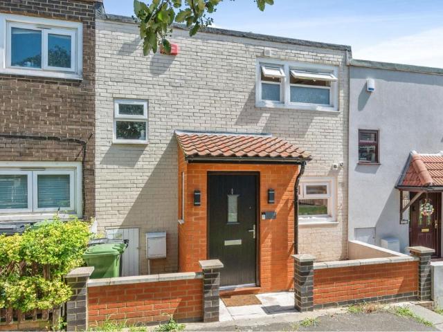 2 bedroom terraced house for sale