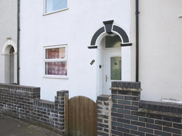 2 bedroom terraced house for sale