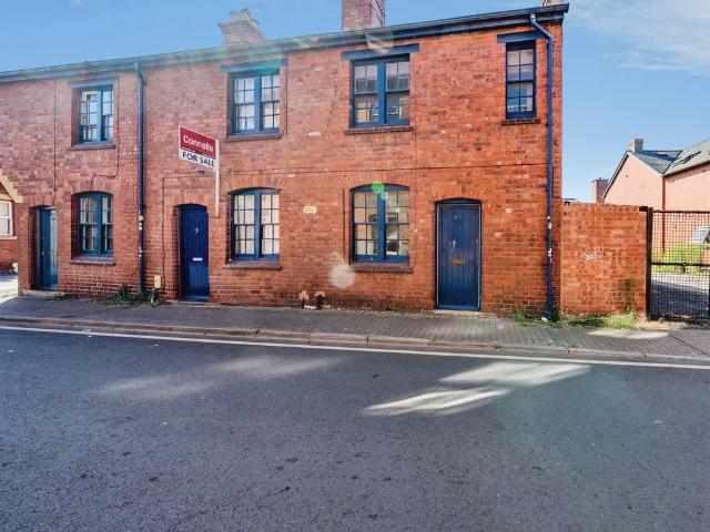 2 bedroom terraced house for sale