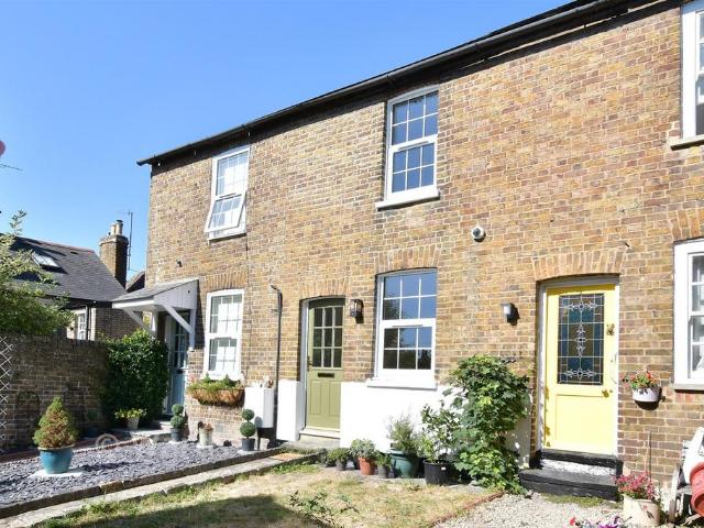 2 bedroom terraced house for sale