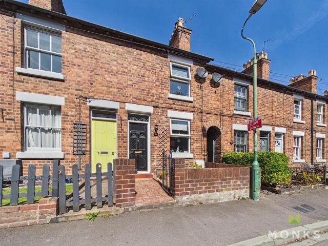2 bedroom terraced house for sale