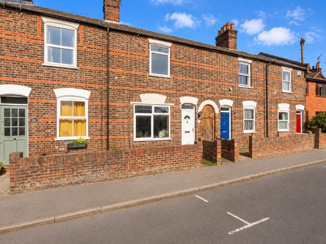2 bedroom terraced house for sale