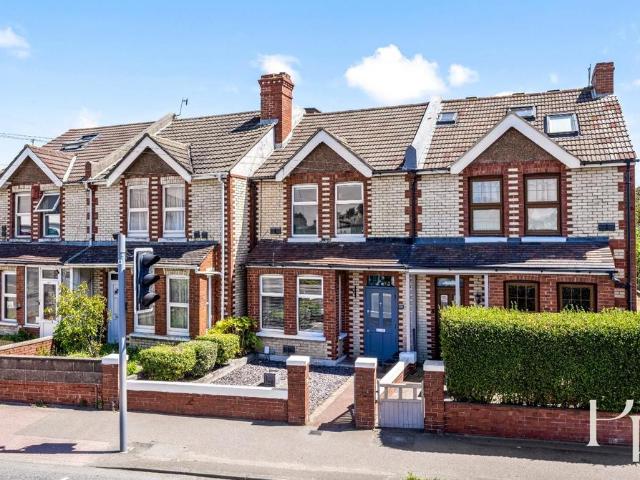 2 bedroom terraced house for sale