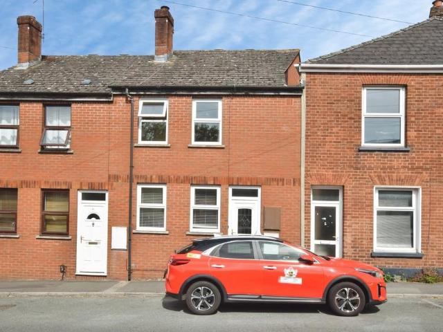 2 bedroom terraced house for sale