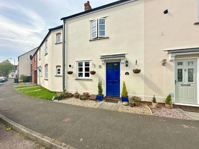 2 bedroom terraced house for sale