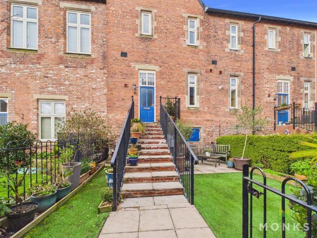 2 bedroom terraced house for sale