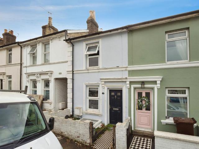 2 bedroom terraced house for sale